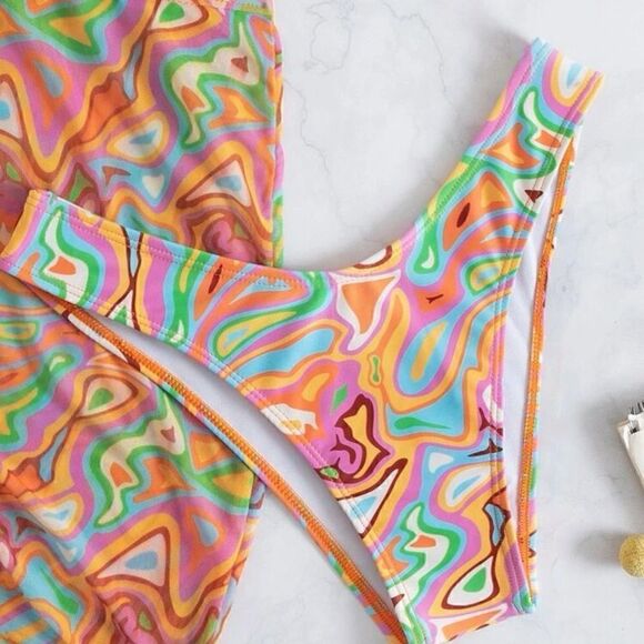 Bikini LUXE Y2K Bikini Swimsuit Set with Beachskirt - Picture 6 of 11